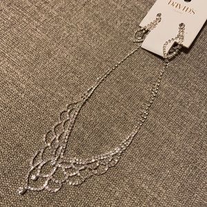 Earrings and necklace set